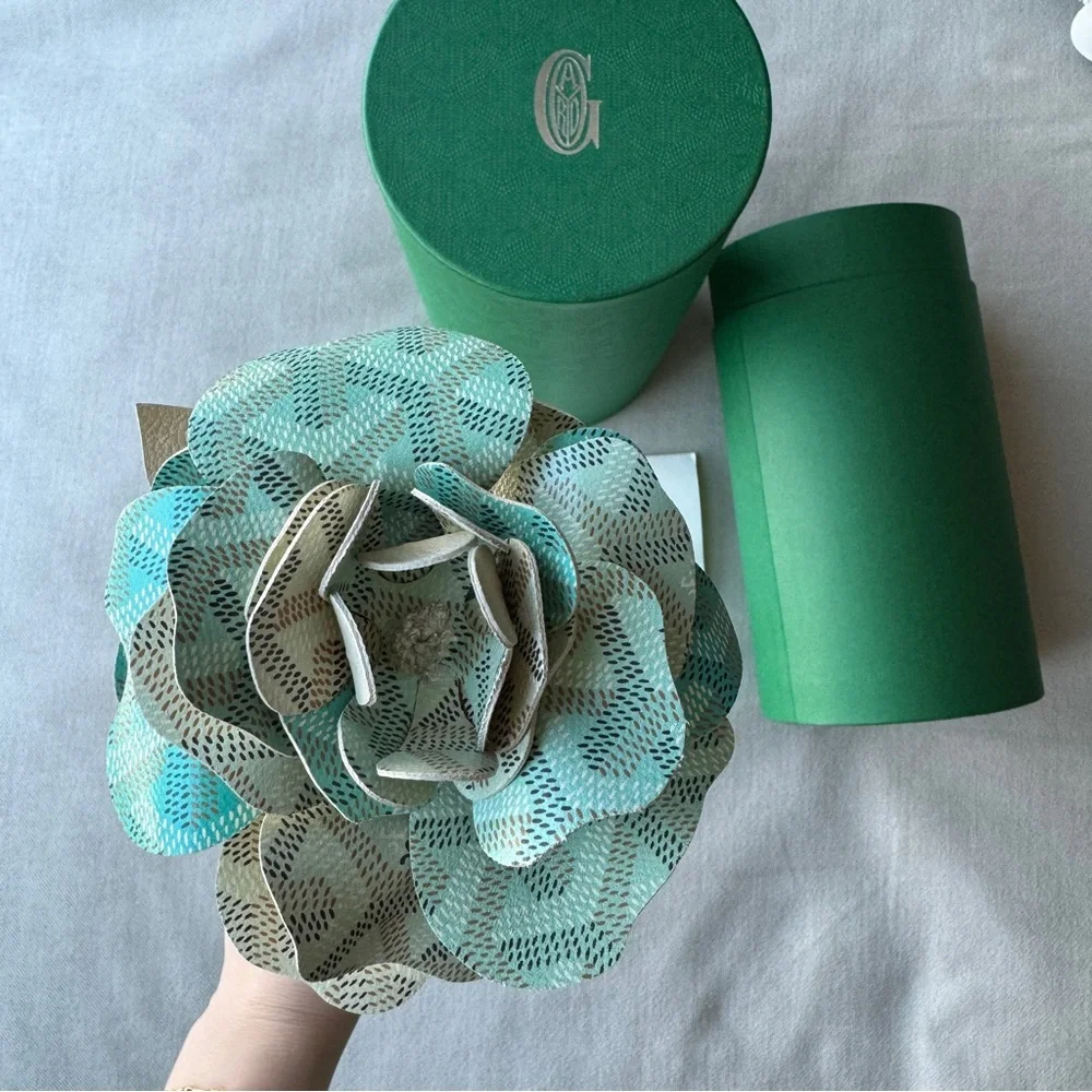 RARE NEW💙GOYARD💙Mon Amie La Rose Fleur Goyard Canvas and Leather Flower - Picture 3 of 10